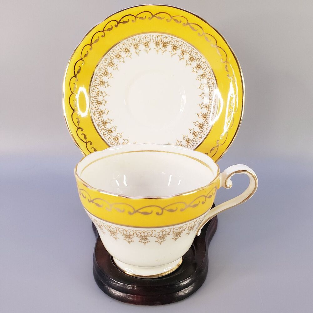 Aynsley Bone China Tea Cup & Saucer Yellow Gold Band England Victorian Regency